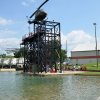 Torre das atividades 'Aviation Challenge - Water Survival'.